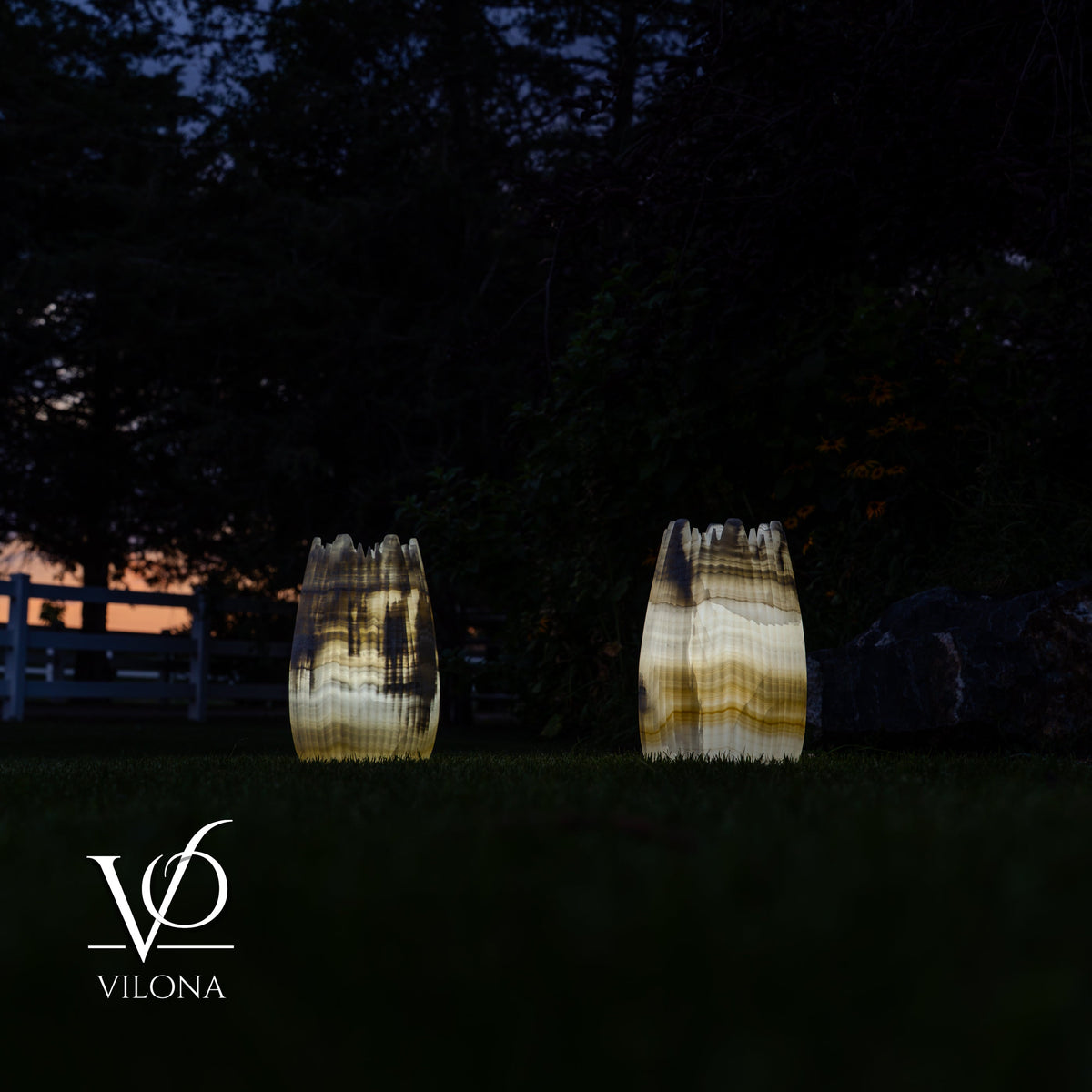 White Ice Onyx Crown Lamps - Sculptural Natural Stone Pair