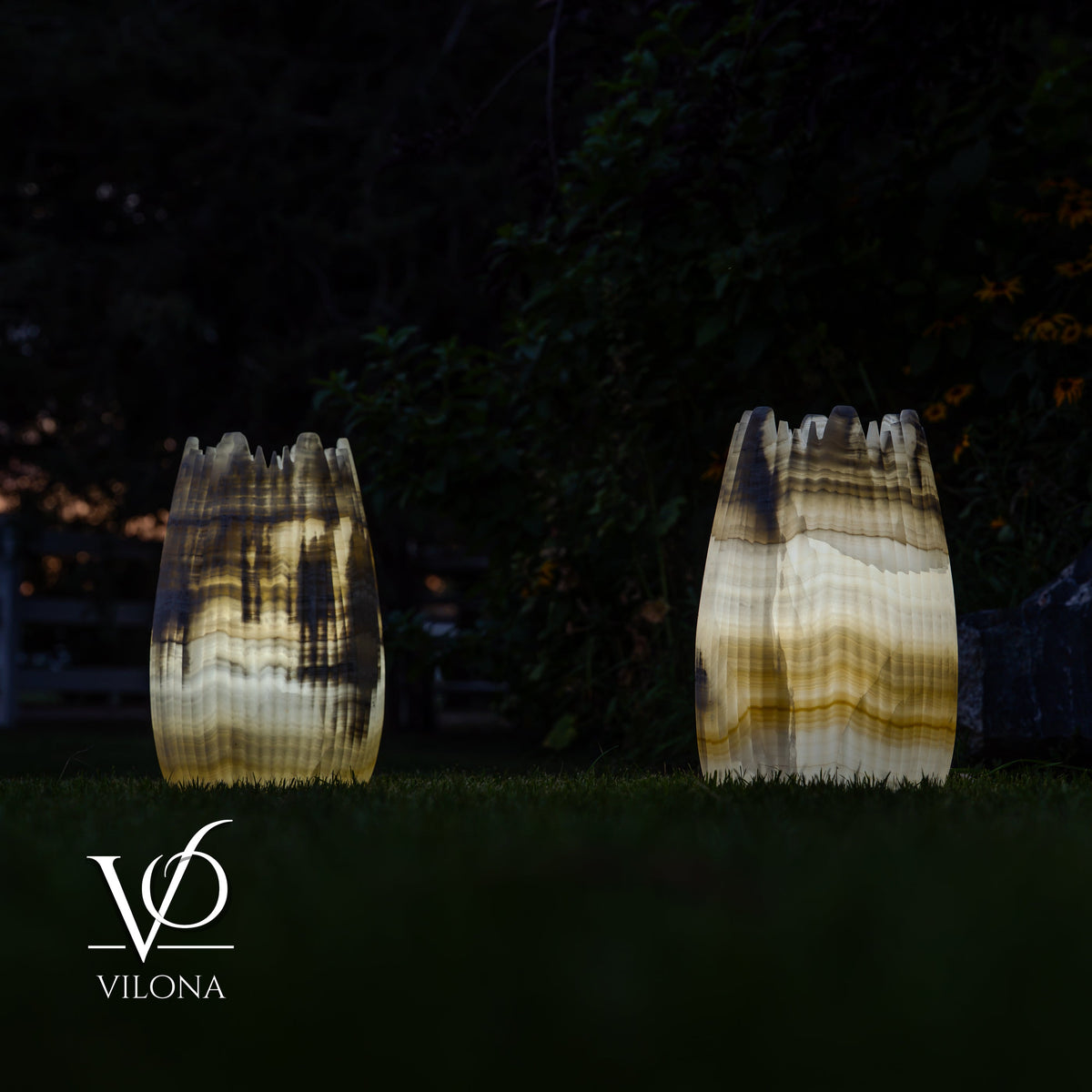 White Ice Onyx Crown Lamps - Sculptural Natural Stone Pair