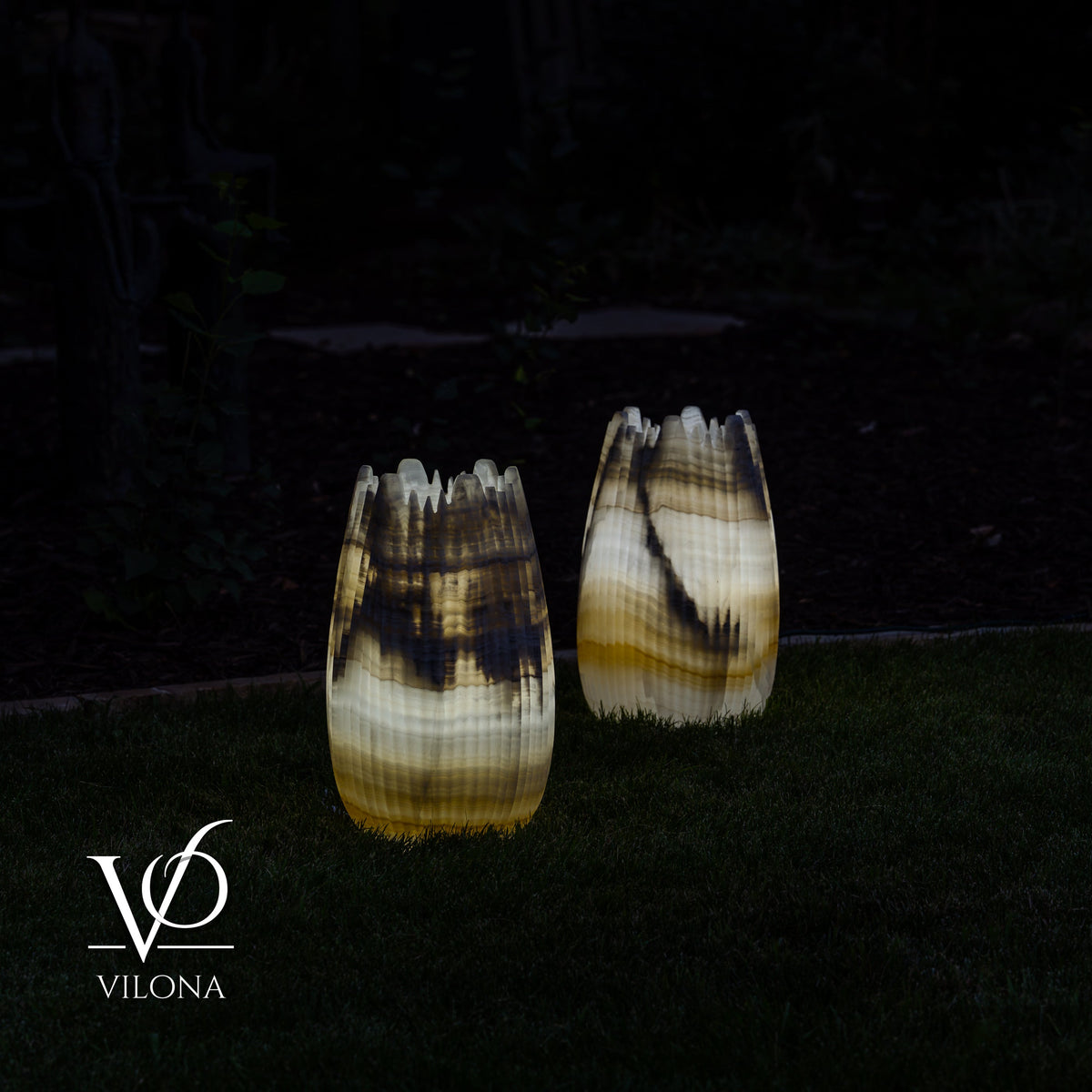White Ice Onyx Crown Lamps - Sculptural Natural Stone Pair