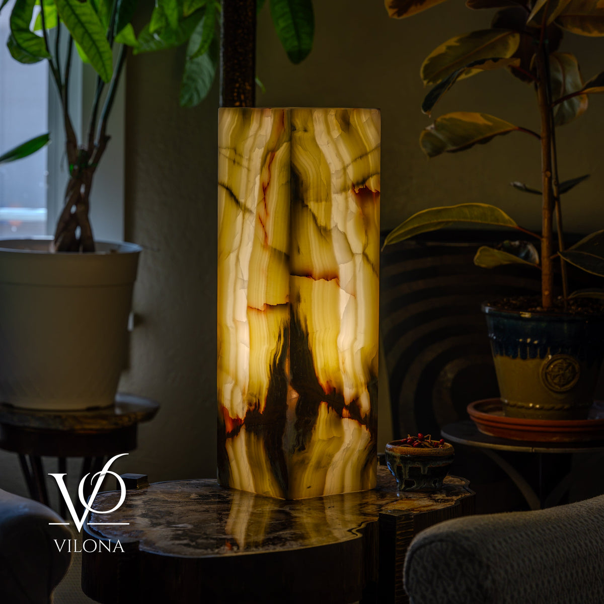 Bamboo Onyx Table Lamp – Dark Edition #1 – 19.75" Tall × 6" Wide